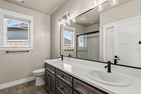 Tiny photo for 359 Kansas Drive, Medford, OR 97504 (MLS # 220217593)