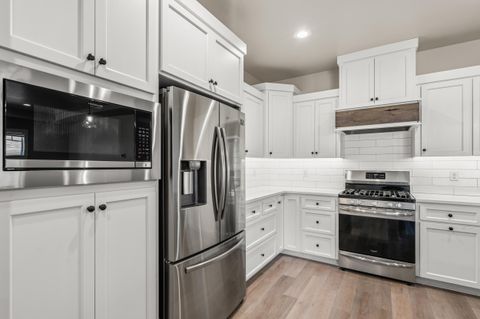 Tiny photo for 359 Kansas Drive, Medford, OR 97504 (MLS # 220217593)