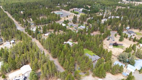 Tiny photo for 16034 Cascade Lane, La Pine, OR 97739 (MLS # 220207987)