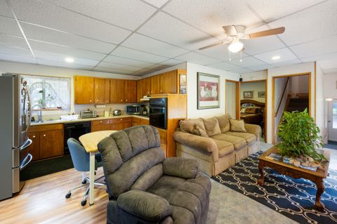 Tiny photo for 16034 Cascade Lane, La Pine, OR 97739 (MLS # 220207987)