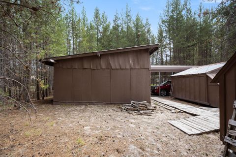 Tiny photo for 16034 Cascade Lane, La Pine, OR 97739 (MLS # 220207987)