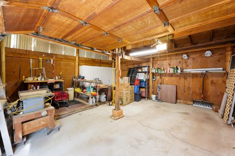 Tiny photo for 16034 Cascade Lane, La Pine, OR 97739 (MLS # 220207987)