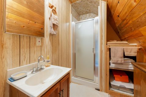 Tiny photo for 16034 Cascade Lane, La Pine, OR 97739 (MLS # 220207987)