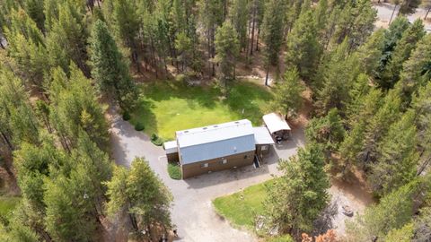 Tiny photo for 16034 Cascade Lane, La Pine, OR 97739 (MLS # 220207987)