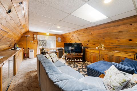 Tiny photo for 16034 Cascade Lane, La Pine, OR 97739 (MLS # 220207987)