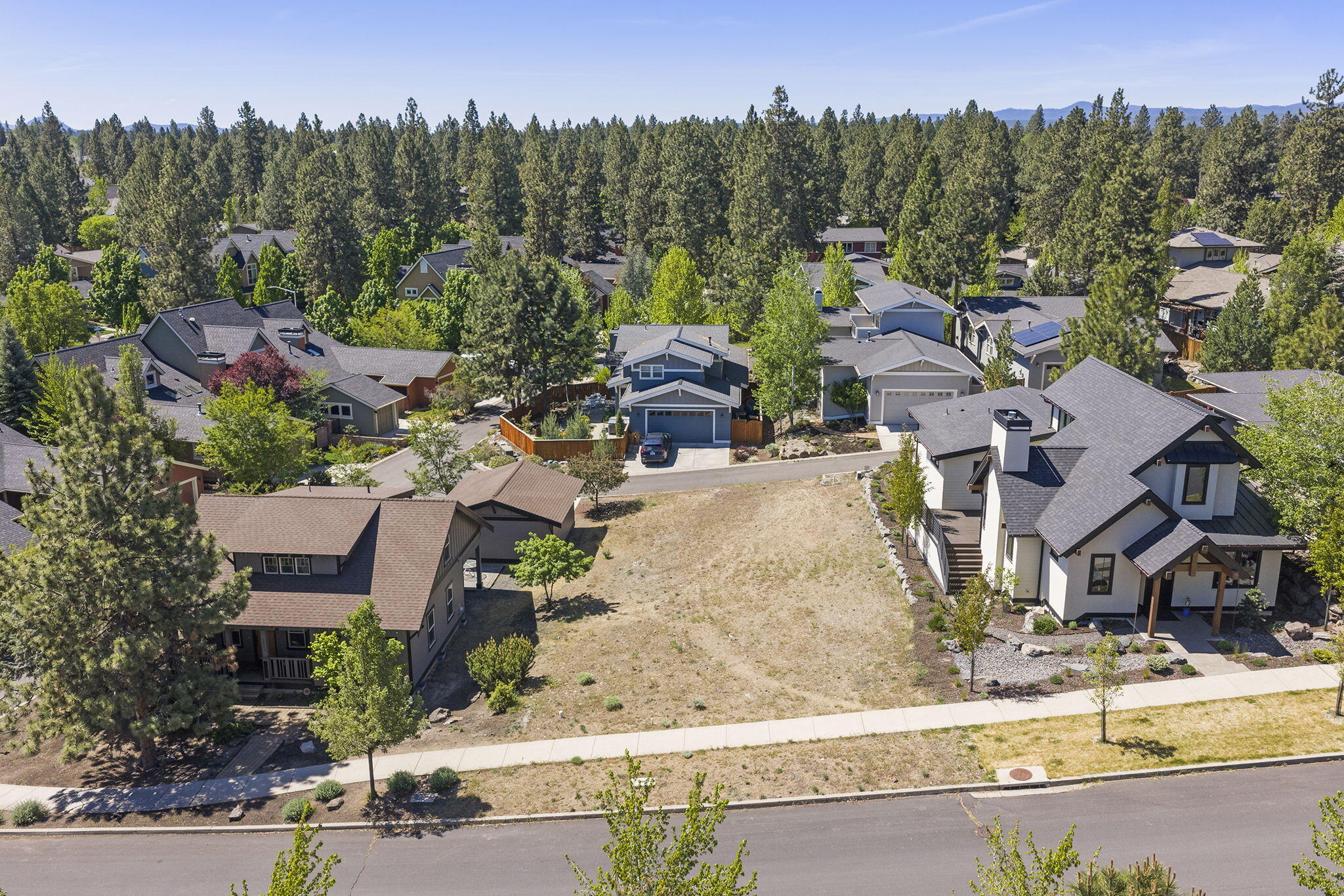 2409 NW Dorion Way