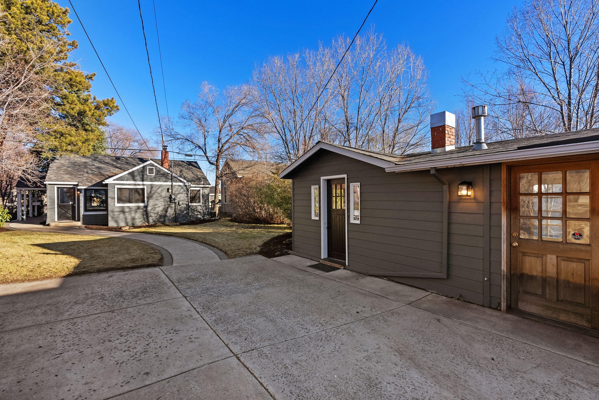 15 NW Franklin Avenue