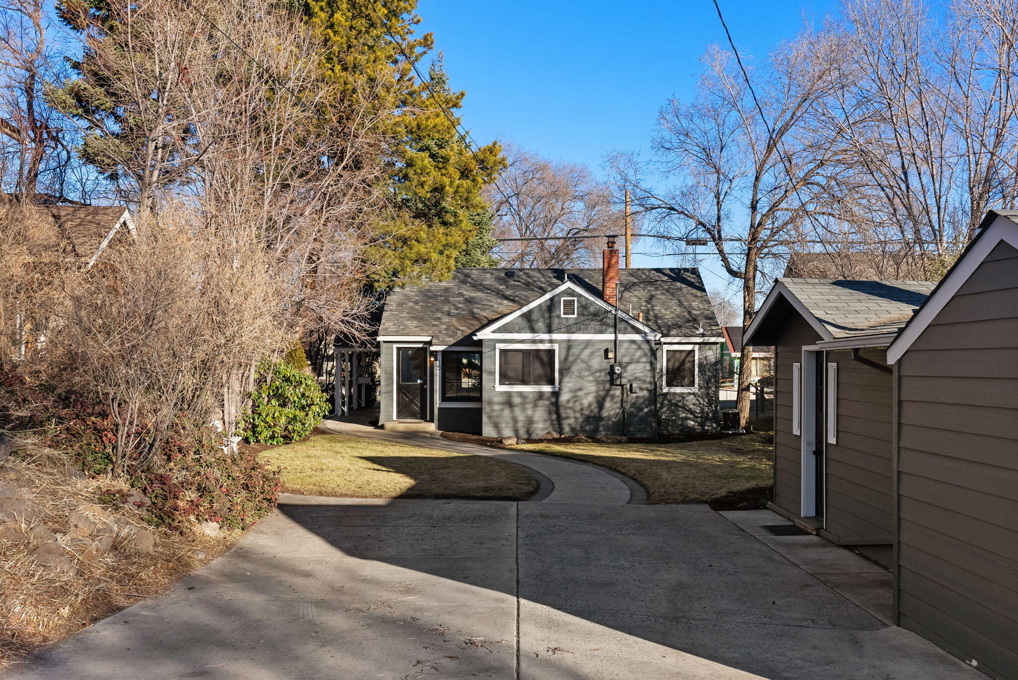 15 NW Franklin Avenue