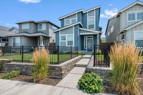 Tiny photo for 3726 NE Petrosa Avenue, Bend, OR 97701 (MLS # 220226821)
