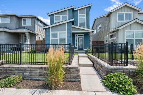 Tiny photo for 3726 NE Petrosa Avenue, Bend, OR 97701 (MLS # 220226821)