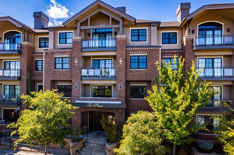 Tiny photo for 363 Bluff Drive #402, Bend, OR 97702 (MLS # 220213902)