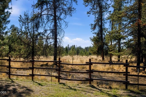 Tiny photo for 52971 Walker Way, La Pine, OR 97739 (MLS # 220230166)