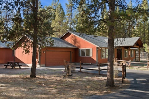 Tiny photo for 52971 Walker Way, La Pine, OR 97739 (MLS # 220230166)