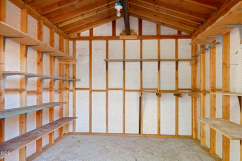 Tiny photo for 52971 Walker Way, La Pine, OR 97739 (MLS # 220230166)