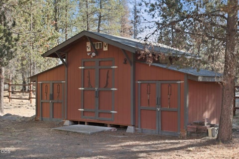 Tiny photo for 52971 Walker Way, La Pine, OR 97739 (MLS # 220230166)