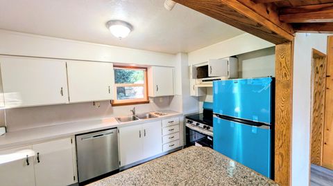 Tiny photo for 32550 Rivers Drive, Chiloquin, OR 97624 (MLS # 220215380)