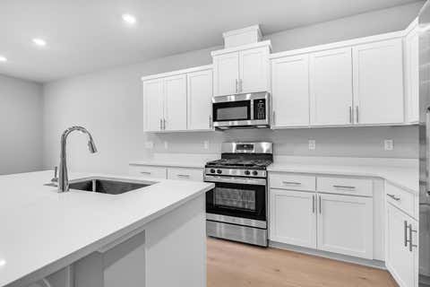 Tiny photo for 726 NW Varnish Place, Redmond, OR 97756 (MLS # 220226817)