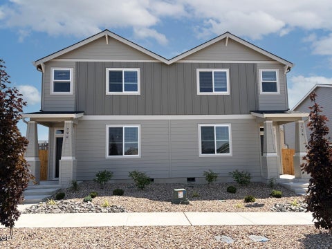 Photo of 726 NW Varnish Place, Redmond, OR 97756 (MLS # 220226817)