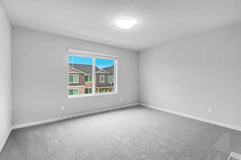 Tiny photo for 726 NW Varnish Place, Redmond, OR 97756 (MLS # 220226817)