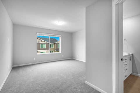 Tiny photo for 726 NW Varnish Place, Redmond, OR 97756 (MLS # 220226817)