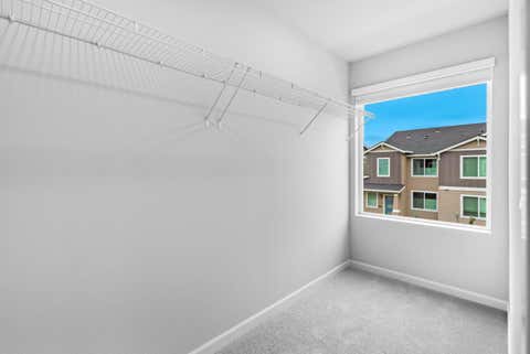 Tiny photo for 726 NW Varnish Place, Redmond, OR 97756 (MLS # 220226817)