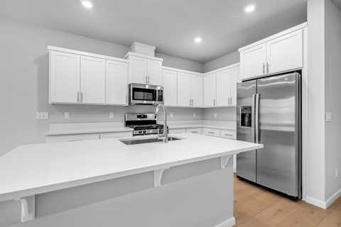 Tiny photo for 726 NW Varnish Place, Redmond, OR 97756 (MLS # 220226817)