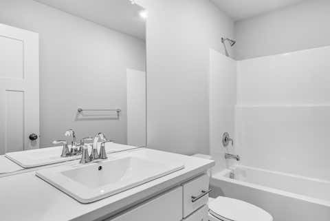 Tiny photo for 726 NW Varnish Place, Redmond, OR 97756 (MLS # 220226817)