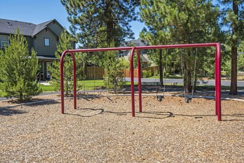 Tiny photo for 720 N Hindeman Street, Sisters, OR 97759 (MLS # 220217074)