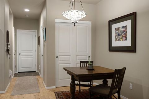 Tiny photo for 720 N Hindeman Street, Sisters, OR 97759 (MLS # 220217074)