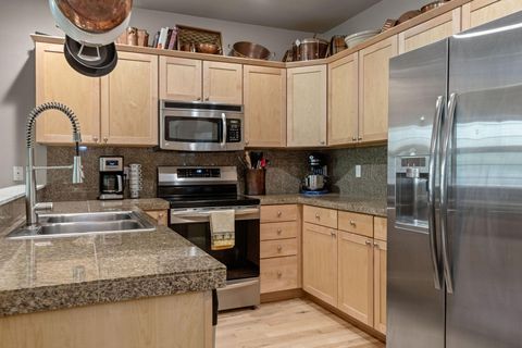 Tiny photo for 720 N Hindeman Street, Sisters, OR 97759 (MLS # 220217074)