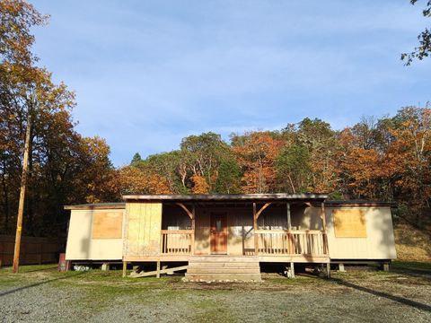 Tiny photo for 297 Melissa Lane, Grants Pass, OR 97526 (MLS # 220211844)