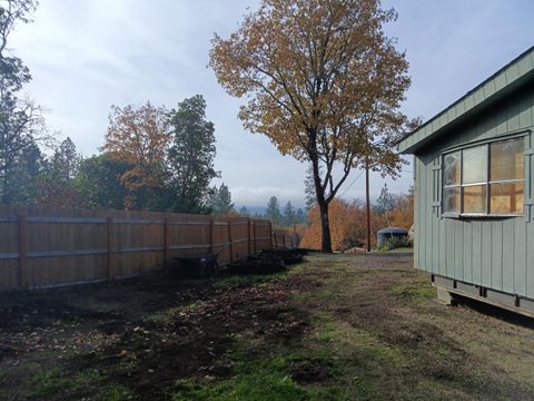 Tiny photo for 297 Melissa Lane, Grants Pass, OR 97526 (MLS # 220211844)