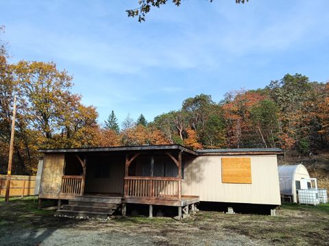 Tiny photo for 297 Melissa Lane, Grants Pass, OR 97526 (MLS # 220211844)