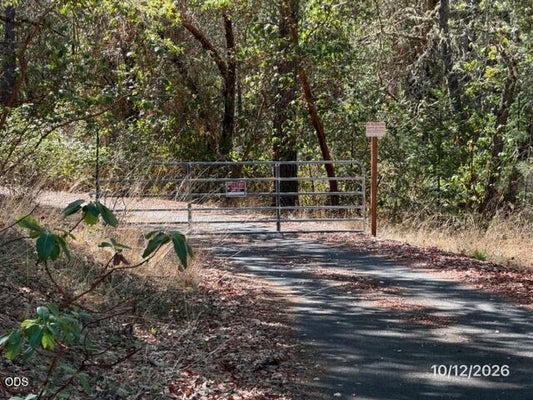 643 ROBMAR LN, GRANTS PASS, OR 97527 - Image 35d7156e87db97e639b1a2f4d0fd49f3/390880921