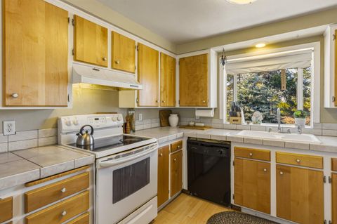 Tiny photo for 53130 Riverview Drive, La Pine, OR 97739 (MLS # 220219575)