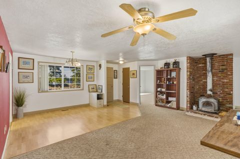 Tiny photo for 53130 Riverview Drive, La Pine, OR 97739 (MLS # 220219575)