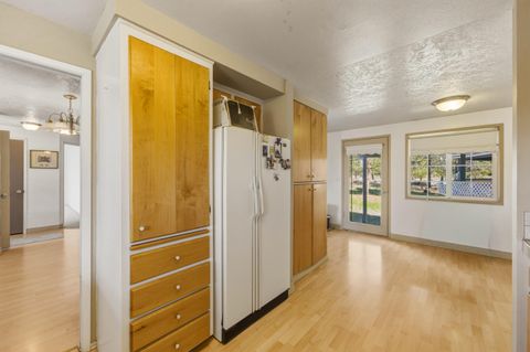 Tiny photo for 53130 Riverview Drive, La Pine, OR 97739 (MLS # 220219575)