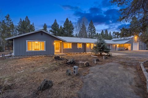 Tiny photo for 53130 Riverview Drive, La Pine, OR 97739 (MLS # 220219575)