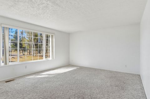 Tiny photo for 53130 Riverview Drive, La Pine, OR 97739 (MLS # 220219575)