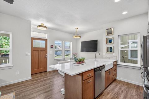 Tiny photo for 162 Mountain View Drive, Ashland, OR 97520 (MLS # 220221178)