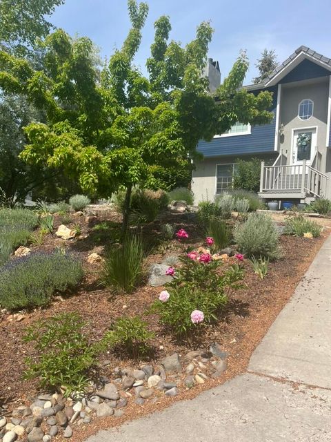 Tiny photo for 324 Mountain View Boulevard, Klamath Falls, OR 97601 (MLS # 220212505)