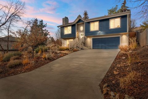 Tiny photo for 324 Mountain View Boulevard, Klamath Falls, OR 97601 (MLS # 220212505)