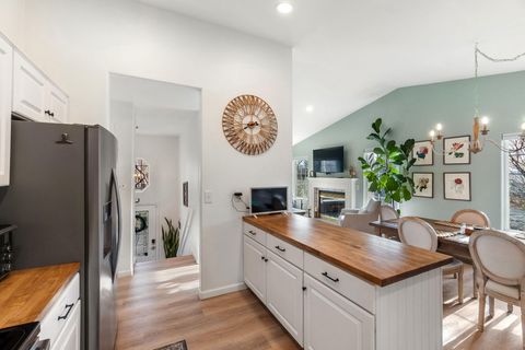 Tiny photo for 324 Mountain View Boulevard, Klamath Falls, OR 97601 (MLS # 220212505)