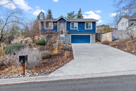 Tiny photo for 324 Mountain View Boulevard, Klamath Falls, OR 97601 (MLS # 220212505)