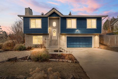 Photo of 324 Mountain View Boulevard, Klamath Falls, OR 97601 (MLS # 220212505)