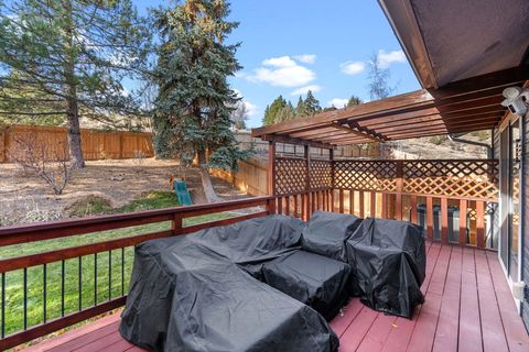 Tiny photo for 324 Mountain View Boulevard, Klamath Falls, OR 97601 (MLS # 220212505)
