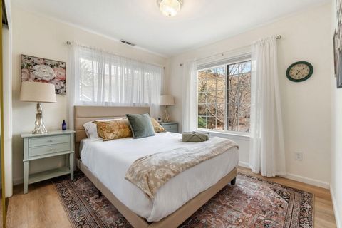 Tiny photo for 324 Mountain View Boulevard, Klamath Falls, OR 97601 (MLS # 220212505)