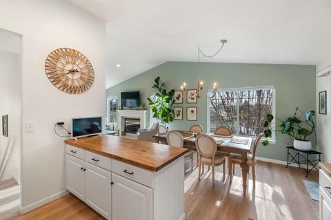 Tiny photo for 324 Mountain View Boulevard, Klamath Falls, OR 97601 (MLS # 220212505)