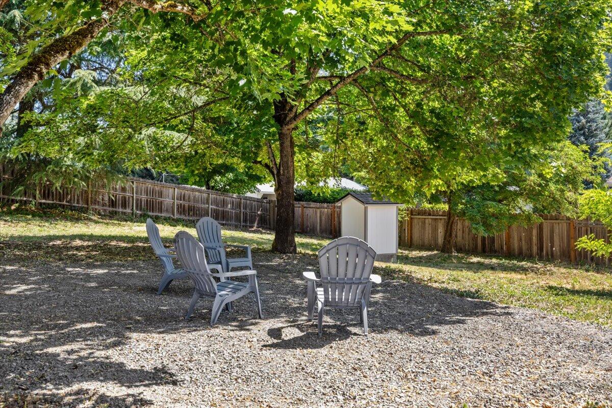 Lloyelen Acres - Residential