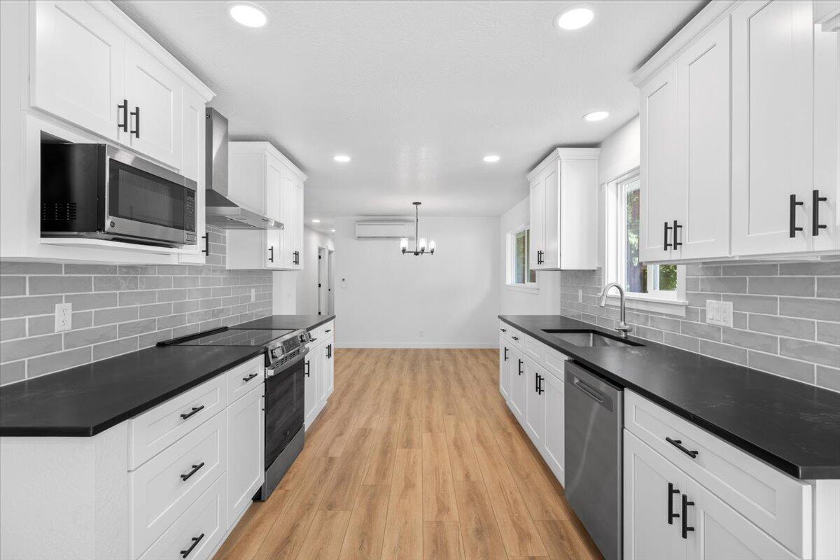 Lloyelen Acres - Residential